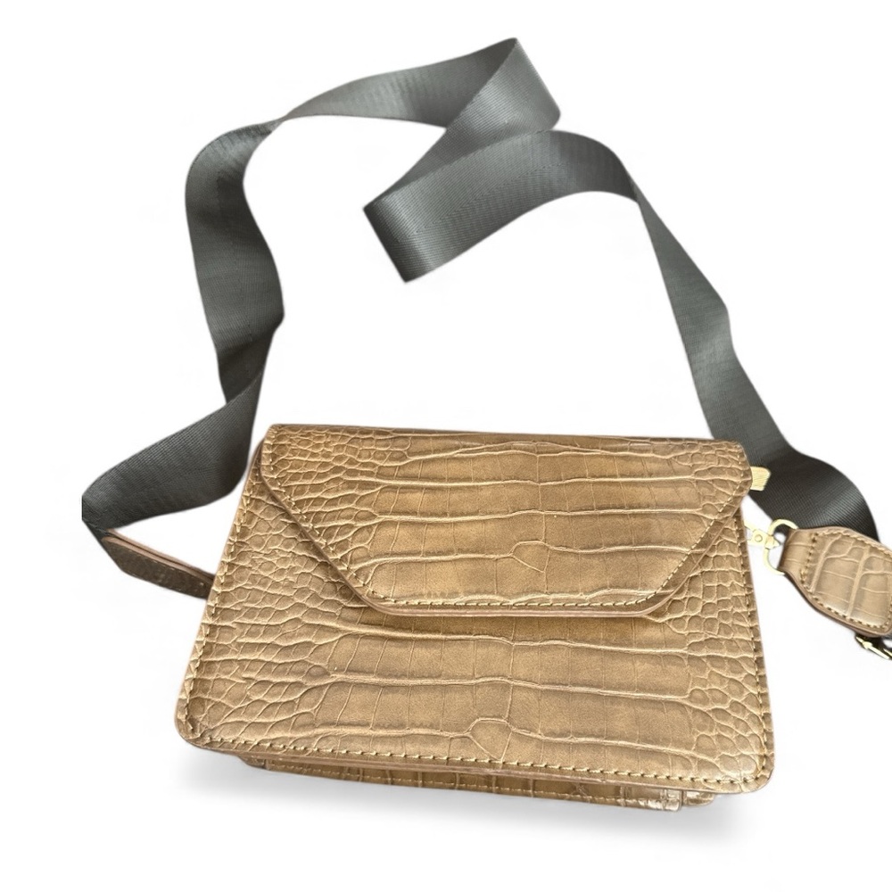 Trendy Boutique Tan Crossbody Bag